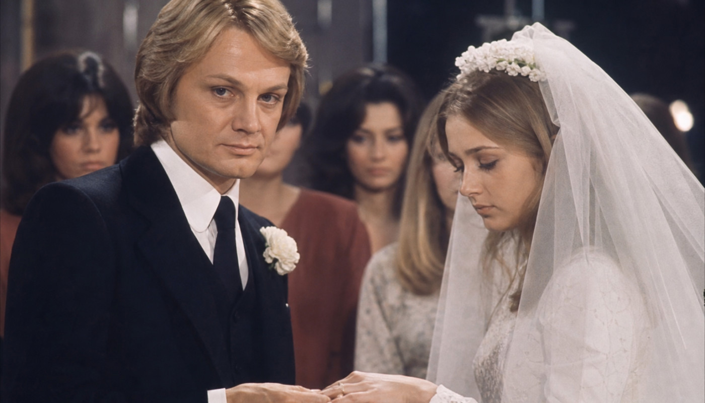 Claude François : La polémique sur son mariage arrangé avec une actrice française mineure